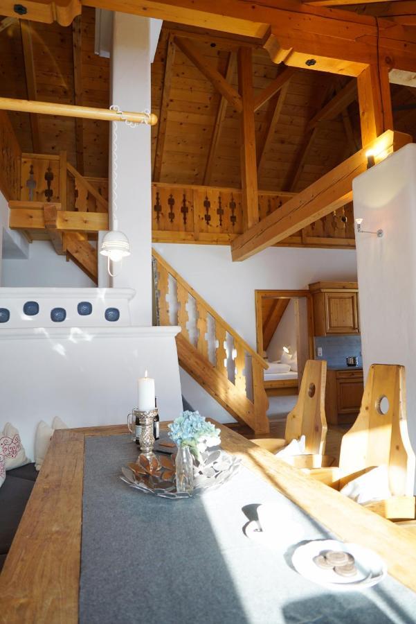 Ansitz Wirtsgut - Familienappartements In Den Bergen 레오강 외부 사진