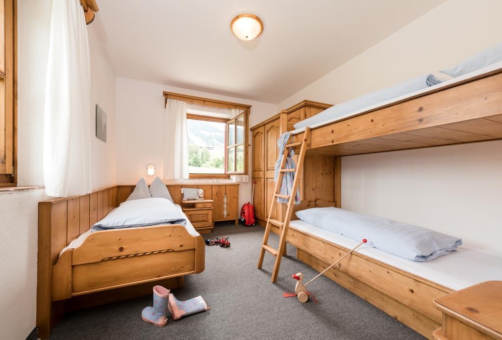 Ansitz Wirtsgut - Familienappartements In Den Bergen 레오강 외부 사진
