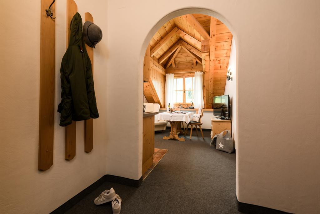 Ansitz Wirtsgut - Familienappartements In Den Bergen 레오강 외부 사진