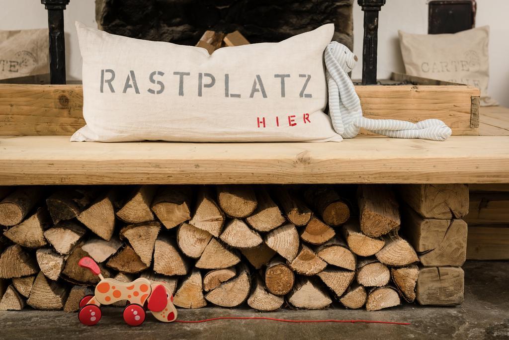 Ansitz Wirtsgut - Familienappartements In Den Bergen 레오강 외부 사진